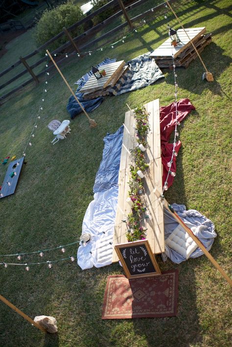 Boho Party The Southern Trunk 102 Picnic Setting, Bohemian Birthday, Coachella Party, Party Seating, Deco Champetre, Pool Noodle, Boho Party, Backyard Lighting, Boho Birthday