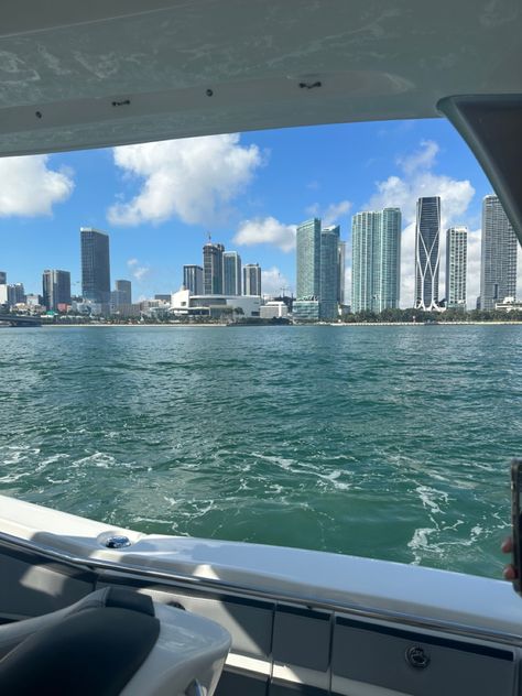 boating in the miami harbor Bestie Vacation, Miami Boat, Miami Pictures, Miami Lifestyle, Miami Aesthetic, Moving To Miami, Miami Life, Coastal City, Ocean Pictures