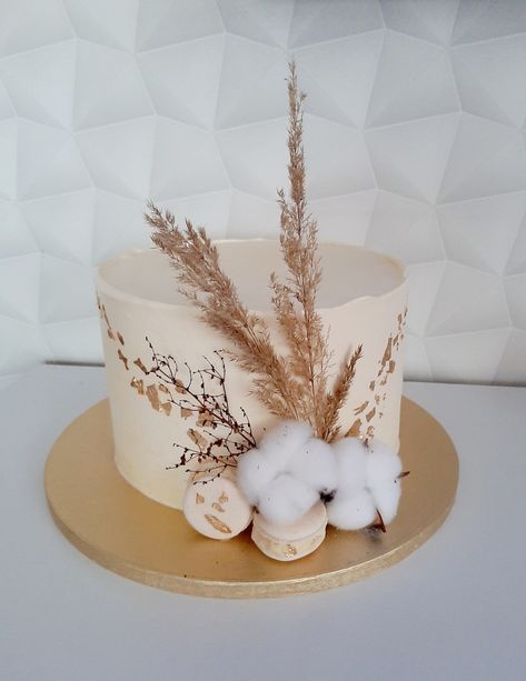 Simple Boho Cake, Dried Flowers Cake, Debut Cake, Bohemian Cake, Wedding Cake Videos, Mario Birthday Cake, Modern Birthday Cakes, Boho Cake, Boho Wedding Cake