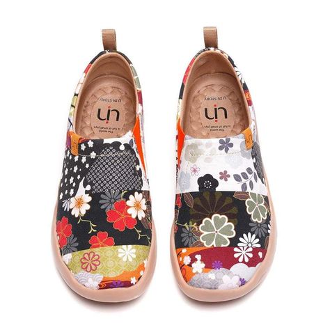 Women Slip On Sneakers, Canvas Flats, Canvas Loafers, Spanish Design, Shoe Pattern, Travel Shoes, On Sneakers, Painted Shoes, Casual Shoes Women