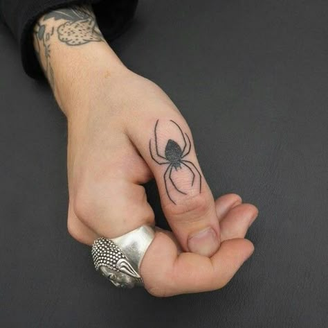 #spider Men Finger Tattoos, Thumb Tattoos, Brother Tattoos, Finger Tats, Web Tattoo, Finger Tattoo Designs, Inspiration Tattoos, Spider Tattoo, Finger Tattoo