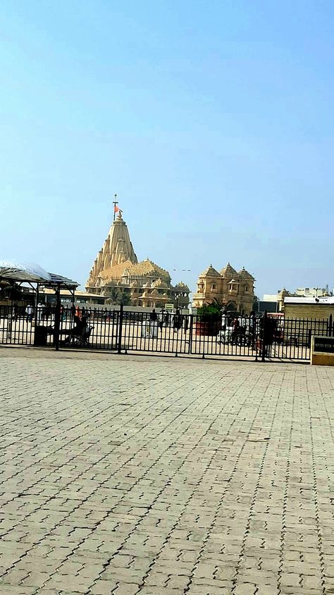 Somnath Jyotirlinga Temple Somnath Temple Hd Wallpaper, Somnath Jyotirlinga, Somnath Temple, Bottle Fairy Lights, Me Cover Instagram Highlight, Sai Pallavi Hd Images, Instagram Movie, Temple Photography, Sai Pallavi