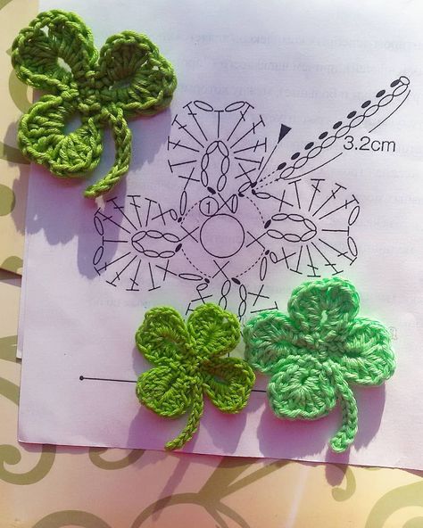 Háčkované Lemy, Crochet Leaf Patterns, Crochet Leaves, Crochet Flower Patterns, Crochet Applique, Crochet Diagram, Irish Crochet, Love Crochet, Crochet Edging