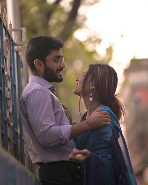 Bengali Couples Photography, Bengali Couple, Indian Couple, Indian Wedding Couple Photography, Pre Wedding Photoshoot Outdoor, Beautiful Profile Pictures, Desi Love, Indian Wedding Couple, Pre Wedding Poses