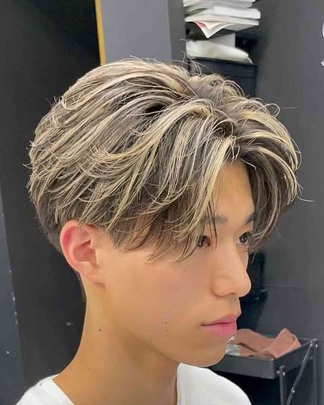 28 Awesome Two Block Haircuts Guys Are Getting in 2024 Men Blonde Highlights, Men Hair Color Highlights, Haircuts Guys, Taper Haircut, Two Block Haircut, Men Blonde Hair, Blonde Highlights On Dark Hair, Mens Highlights, Tapered Hair