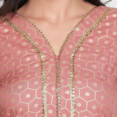 Necklines For Kurtis Salwar Kameez, Lace Designs On Suits, Kurti Neck Design, Chudidhar Neck Designs, Suit Neck Designs, Suit Neck, Stylish Kurtis Design, Churidar Neck Designs, Neck Designs For Suits