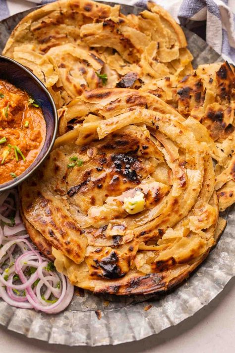 Food Obsession Photography, India Recipes Indian Dishes, Food Cravings Vegetarian, Indian Dinner Ideas Vegetarian, Indian Sides, Lachha Paratha, Indian Breads, Indian Food Photography, Heritage Recipes