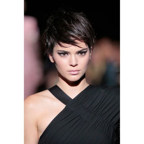 Getextureerde Bob, Brunette Pixie Cut, Trendy Short Hairstyles, Brunette Pixie, Beyonce Hair, Shaggy Bob, Stylish Short Haircuts, Trendy Short Haircuts, Stylish Haircuts