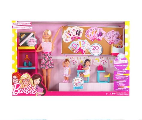 Barbie English Teacher she teaches English to 2 students in China or Japan. This is kinda cool. Barbie Travel, Original Barbie Doll, Barbie Chelsea Doll, Original Barbie, Barbie Playsets, Diy Barbie House, Baby Barbie, Barbie Doll Set, Barbie Sets