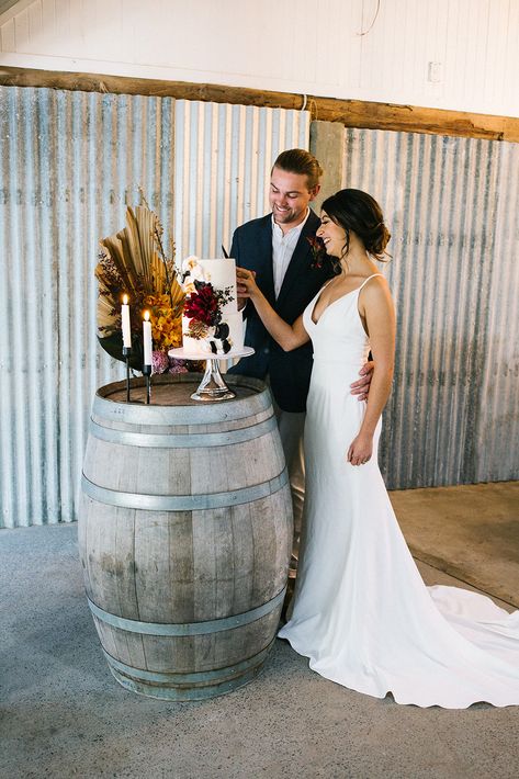 Whiskey Barrel Cake Table, Wine Barrel Cake Table, Wedding Cake On Wine Barrel, Spool Wedding Cake Table, Wedding Cake Barrel, Wine Barrel Wedding Cake, Barrel Wedding Cake Table, Whiskey Barrel Wedding Decor, Barrel Cake Table