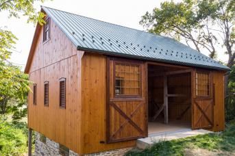 Barn Restoration, Barn Layout, Small Barns, Bank Barn, Cabin Inspiration, Barn Renovation, Horse Stalls, Barn Ideas, Horse Barns