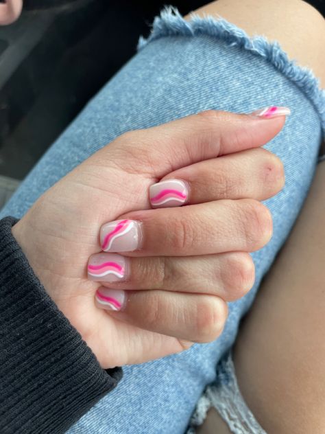 Squiqqle Line Nails, Pink Squiggly Line Nails, Nail Designs Squiggle, Curvy Lines Nails, Squiggle Nails Short, Nail Art Squiggly Lines, Nail Designs Squiggly Lines, Pink Nails With Lines, Swrill Design Nails