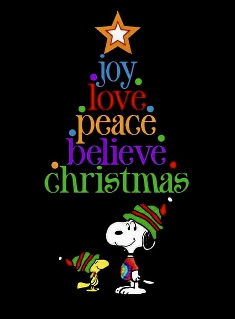 Snoopy Snoopy Christmas Tree, Christmas Humor Ecards, A Charlie Brown Christmas, Christmas Ecards, Merry Christmas Gif, Snoopy Images, Snoopy Wallpaper, Brown Christmas, Snoopy Quotes