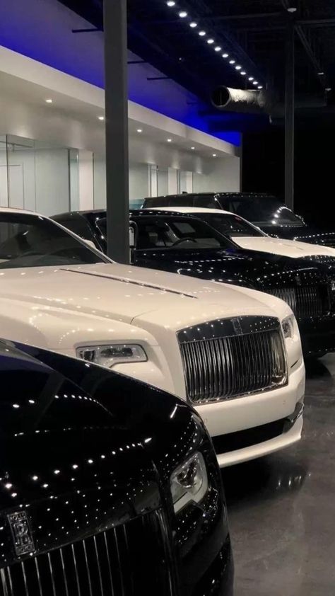 Car Saleswoman Aesthetic, Instagram Luxury Lifestyle, Luxurious Cars Aesthetic, Future Life Aesthetic Rich, Cars Aesthetic Luxury, Rich Aesthetic Black, Black Luxury Cars, Rich Cars Luxury, Dream Cars For Girls Luxury