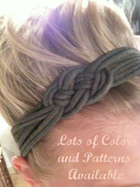 Recycled T-shirt knotted Headband! just a sailor knot T Shirt Knot, Diy Tshirt, Shirt Knot, Bandeau Au Crochet, Sailor Knot, Diy Sy, Tshirt Knot, Sailor Knots, Tshirt Headband