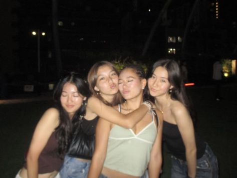 Friend Recreation Photos, Filipino Friends Pictures, 4 Person Friend Group Aesthetic, Group Of 4 Pics, Four Person Photoshoot, Photo Ideas 4 Friends, Night Out Pics With Friends, Group Of 4 Aesthetic, 4 People Photo Ideas