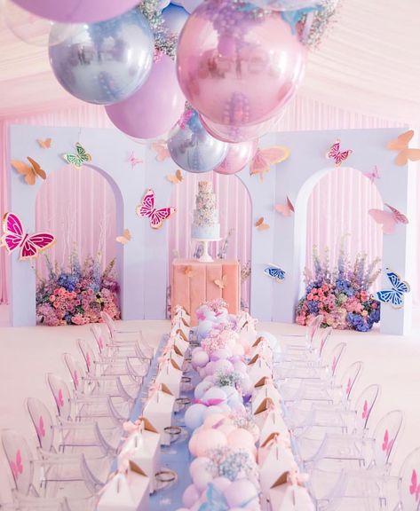 How cute is this butterfly theme party? 🦋 P.S. Pastel baby blue and baby pink metallic balloons are now available 💕 Butterfly Theme Party, Butterfly Baby Shower Theme, Girl Shower Themes, Ceiling Decorations, Butterfly Birthday Party, Baby's First Birthday, Butterfly Baby Shower, Butterfly Birthday