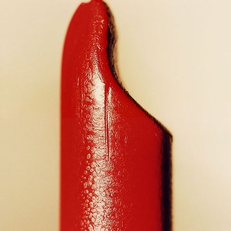 Several close up photographs from Stacey Greene’s ‘Lipsticks’ series from 1992. 💄 I find these images so interesting in showing each wearer’s unique approach to lipstick application. The technique used by the wearer reflects their individuality and story just as much as the colour of lipstick they choose to wear. What does your lipstick say about you? 💄 #hollykcollages #collageartist #makeupart #fashionphotography #makeupcollages #artistinspiration #staceygreene #lipstick💄 #lipstick #coll... Lipstick Application, Apply Lipstick, Ads Creative Advertising Ideas, Photography Series, Vintage Clothing Stores, How To Apply Lipstick, Beauty Lipstick, Nude Pumps, Next Fashion