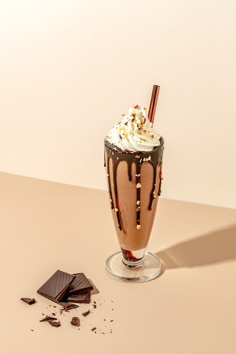 Milkshake Photography Ideas, Milkshakes Aesthetic, Milkshake Photography, Baileys Milkshake, Honey Branding, Energy Bars Healthy, Rethink Your Drink, Beautiful Drinks, Images Of Chocolate