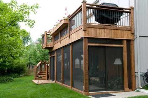 Terrasse Med Tak, Screen Deck, Deck Screen, Patio Under Decks, Second Floor Deck, Veranda Design, Screened Porch Designs, Terrasse Design, Building A Porch