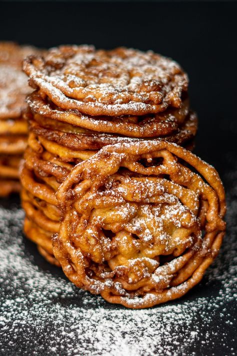 Mini Funnel Cakes, Funnel Cakes Recipe, Homemade Snacks Recipes, Fair Recipes, Island Girl Aesthetic, Funnel Cake Recipe, State Fair Food, Food Experiments, Funnel Cakes