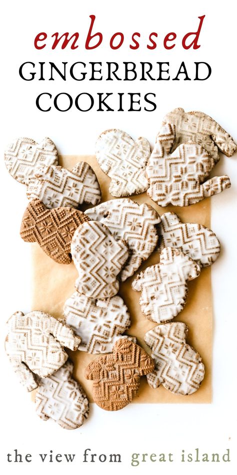 Decorative Rolling Pin Cookies, Rolled Cookies Christmas, Roll Out Gingerbread Cookies, Rolled Cookie Dough Recipe, Embossed Cookies, Best Cookies For Stamping, Gingerbread Cookie Decorating Ideas, Embossed Rolling Pin Cookie Recipes, Stamped Cookies Recipe Holidays