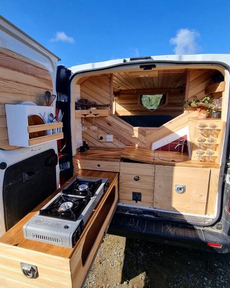 Van Conversion Plans, Iveco Daily Camper, Cargo Van Conversion, Van Conversion Layout, Camper Van Kitchen, Cargo Trailer Camper Conversion, Van Builds, Cargo Trailer Conversion, Camper Interior Design