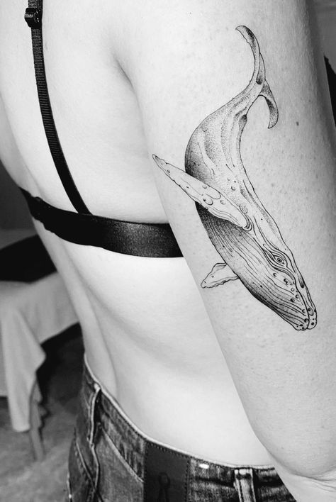 Whale Tattoo Back, Tattoo Art Drawings Design Beautiful, Whale Tattoo Ideas, Simple Whale Tattoo, Fine Line Whale Tattoo, Wale Tattoos, Small Whale Tattoo, Whale Rib Tattoo, Whale Tattoo Leg