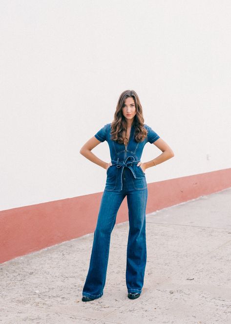 Retro Denim Jumpsuit, Demin Jumpsuits For Women Outfit, Jean Jumpsuit Outfit, Jumpsuit Outfit Ideas, Blue Jean Jumpsuit, Denim Jumpsuit Outfit, All Denim Outfits, 70's Dress, Jumpsuit Denim