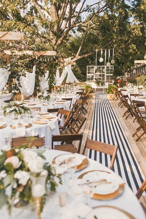 striped wedding details - photo by Cassie Lopez Wedding Reception Setup, Fiesta Table, Cheap Garden, Preppy Wedding, Aisle Runner Wedding, Nautical Wedding Theme, Decoration Shabby, Striped Wedding, Lace Table Runners