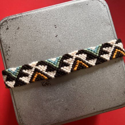 Normal pattern #160481 variation #323137 | BraceletBook Zig Zag Rug, Southwest Boho, Boho Sun, Friendship Bracelet Patterns, Bracelet Patterns, Friendship Bracelet, Triangles, Zig Zag, Friendship Bracelets