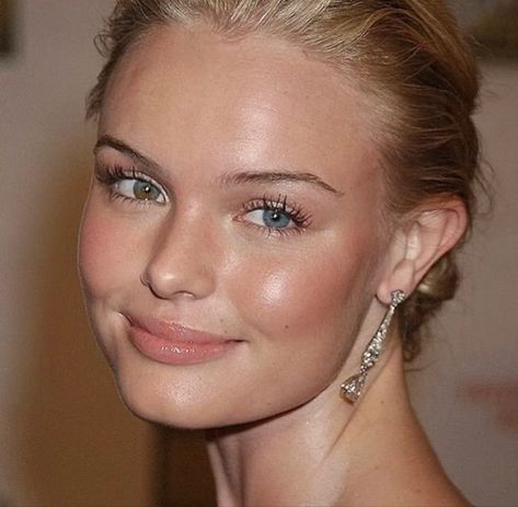 90s Soft Makeup, Fair Skin Makeup Blonde, Natural Makeup For Blondes Blue Eyes, Low Contrast Makeup Blonde, Blue Eyes Blonde Hair Makeup, 90s Natural Makeup, Natural Christmas Makeup, Kate Bosworth Hair, Pale Pink Makeup