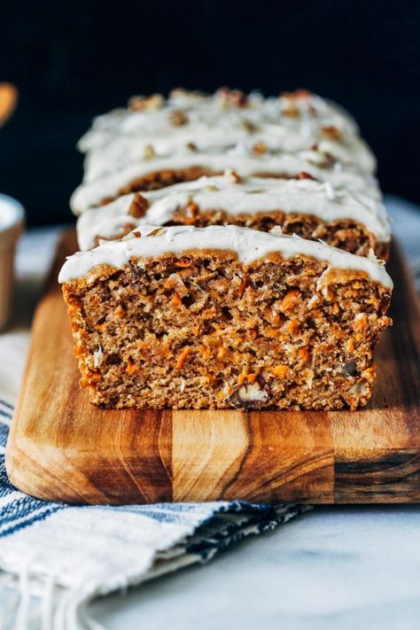 Banana Carrot Cake, Carrot Banana Bread, Banana Carrot Bread, Carrot Bread Recipe, Paleo Carrot Cake, Carrot Banana Cake, Tarte Vegan, Carrot Bread, Cake Banana