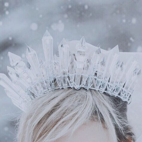 Ice Goddess Aesthetic, Snow Powers Aesthetic, Winter Goddess Aesthetic, Ice Crown Aesthetic, Villain Moodboard, House Manderly, Winter Kingdom, Elsa Aesthetic, Bumi Series