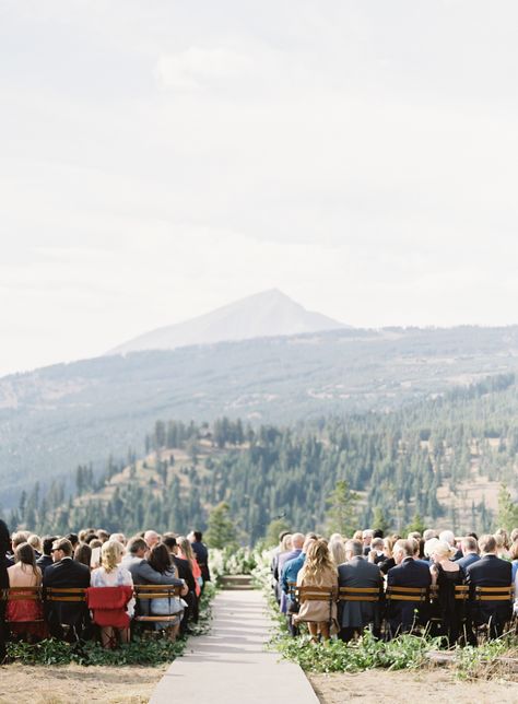 Montana Wedding on Helipad Big Sky Montana Wedding, Montana Resorts, Montana Yellowstone, Montana Bride, Montana Wedding Venues, Yellowstone Club, Modern Wedding Ceremony, Big Sky Montana, Garden Theme Wedding