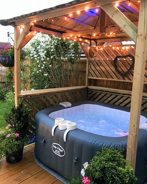 Porch Roofs, Whirlpool Deck, Outdoor Therapy, Hot Tub Shelters, Hot Tub Privacy, Hot Tub Surround, Hot Tub Patio, Inflatable Hot Tub, Hot Tub Gazebo