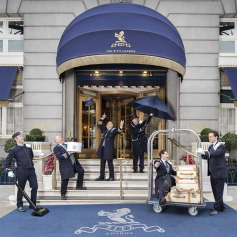 The Ritz London, Rooftop Restaurant Design, Luxury Hotel Bedroom, Luxury Hotels Lobby, Mayfair Hotel, Ritz Hotel, Hotel Lobby Design, Classic Hotel, Hotel Exterior