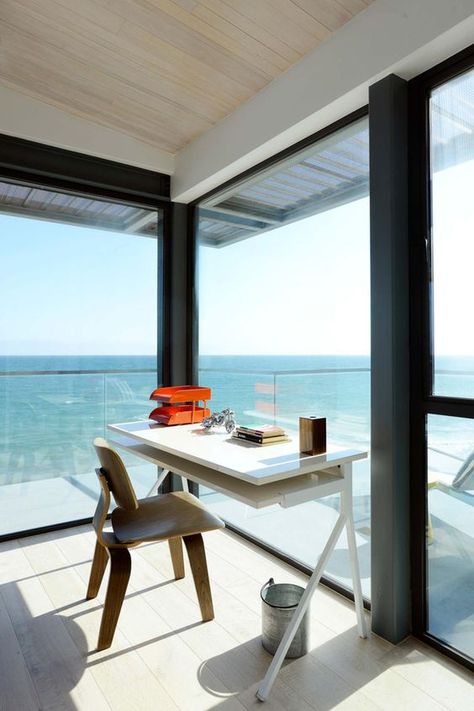 a stunning modern beach home office with glass walls, a sleek white desk and a stained chair and gorgeous sea views Beach House Decor Coastal Style, Malibu Beach House, Beachfront House, Beachfront Home, Dream Office, Ocean House, Lakefront Homes, Modern Beach House, Dream House Exterior