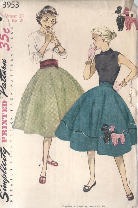 Poodle Skirt 50s, 1950s Poodle Skirt, Poodle Skirts, Applique Skirt, Decades Of Fashion, Circle Skirts, 1950s Dresses, 1950s Outfits, Quilted Skirt