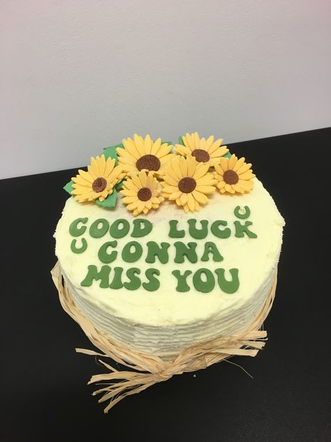 College Send Off Cake Ideas, Farewell Cake For Friend Going Abroad, Going Abroad Cake, Miss You Cake Ideas, Cake For Farewell Party, We Will Miss You Cake, Farewell Cake Ideas Friends, Farewell Cake Designs, Farewell Cake Ideas