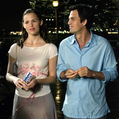 Mark Ruffalo And Jennifer Garner, 13 Going On 30 Mark Ruffalo, Mark Ruffalo 13 Going On 30, The Look Of Love In Movies, 2000s Romcoms, 13 Going 30, Couples Movies, 2000s Romcom, Film Couples