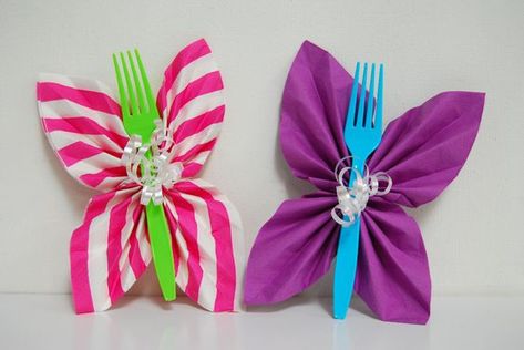 How to Throw the Best Trolls Birthday Party - Cha Ching Queen | Health and Happiness on a Budget Butterfly Birthday Party Table Decor, Butterfly Party Food, Butterfly Baby Shower Ideas, Butterfly Napkins, Butterfly Party Ideas, Fairy Party Ideas, Folded Napkins, Butterfly Themed Birthday Party, Butterfly Theme Party