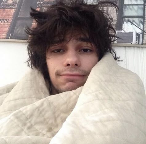 Devon Bostick, Devon, A Man, The Story, The 100, Media, Twitter, Hair