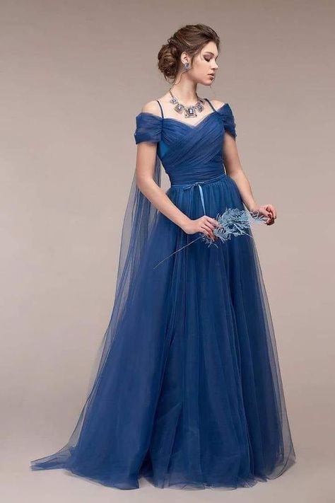 Water Queen, Indian Party Wear Gowns, Gown Dress Design, Party Dress Formal, Royal Blue Maxi Dress, Maxi Vestidos, Multiway Dress, Long Gown Design, Chiffon Summer Dress