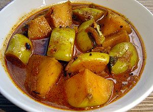 Green Apple curry Green Apple Recipes, Apple Curry, Sri Lankan Food, Gluten Free Entrees, Apple Recipe, Sri Lankan Recipes, Meatless Mondays, Meatless Monday, Meatless Meals