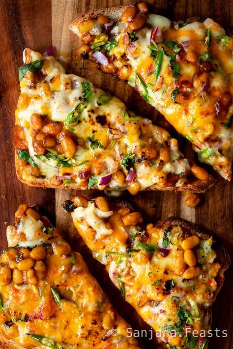 Cheesy Masala Beans on Toast - Indian Breakfast Recipes - Sanjana.Feasts Bean On Toast, Legume Breakfast Recipes, Vegan Hot Breakfast Ideas, English Beans And Toast, Beans Breakfast Recipe, Savoury Toast Recipes, Vegan Indian Breakfast, Baked Beans And Toast, Healthy British Recipes