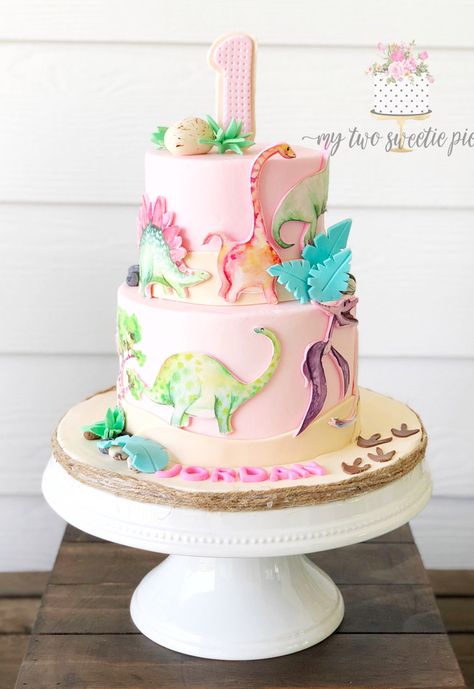 22 dinosaur cake ideas for a rip-roaring party | Mum's Grapevine 3rd Birthday Party For Girls, Girl Dinosaur Party, Girl Dinosaur Birthday, Dino Cake, Dinosaur Birthday Party Decorations, Dinosaur Birthday Cakes, Dinosaur Themed Birthday Party, Dino Birthday Party, Third Birthday Party