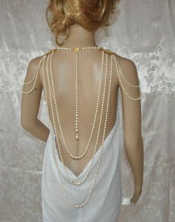 Pearl back necklace designs Shoulder Jewelry, Body Necklace, Shoulder Necklace, Dainty Diamond Necklace, Low Back Dresses, Jewelry Swarovski, Halo Necklace, Bridal Fashion Jewelry, Back Necklace