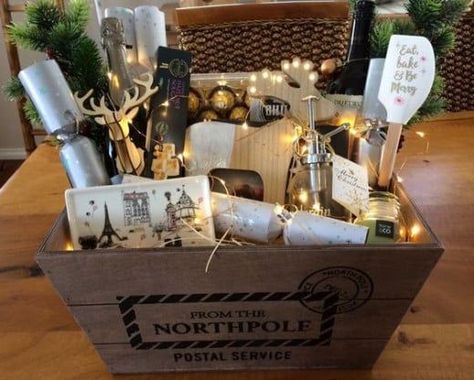 Christmas Hamper For Mum, Autumn Hamper Ideas, Hamper Ideas Christmas, Christmas Hamper Ideas Diy, Xmas Hamper Ideas, Food Hamper Ideas, Christmas Eve Box Ideas For Adults, Hamper For Mum, Christmas Hamper Ideas