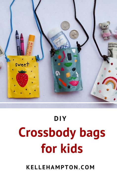 DIY Crossbody bags for kids on kellehampton.com Arts And Crafts For After School Program, Diy Gifts For Preschoolers, Kids Handicrafts Ideas, Crafts For Large Group Of Kids, Kids Makers Market Ideas, Makers Market Ideas For Kids, Fashion Crafts For Kids, Upcycled Crafts For Kids, Fashion Activities For Kids